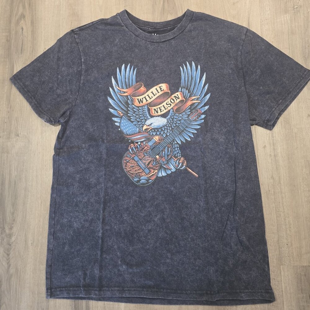 Willie Nelson Short Sleeve Men's T-Shirt Blue New Eagle Guitar Flag Medium